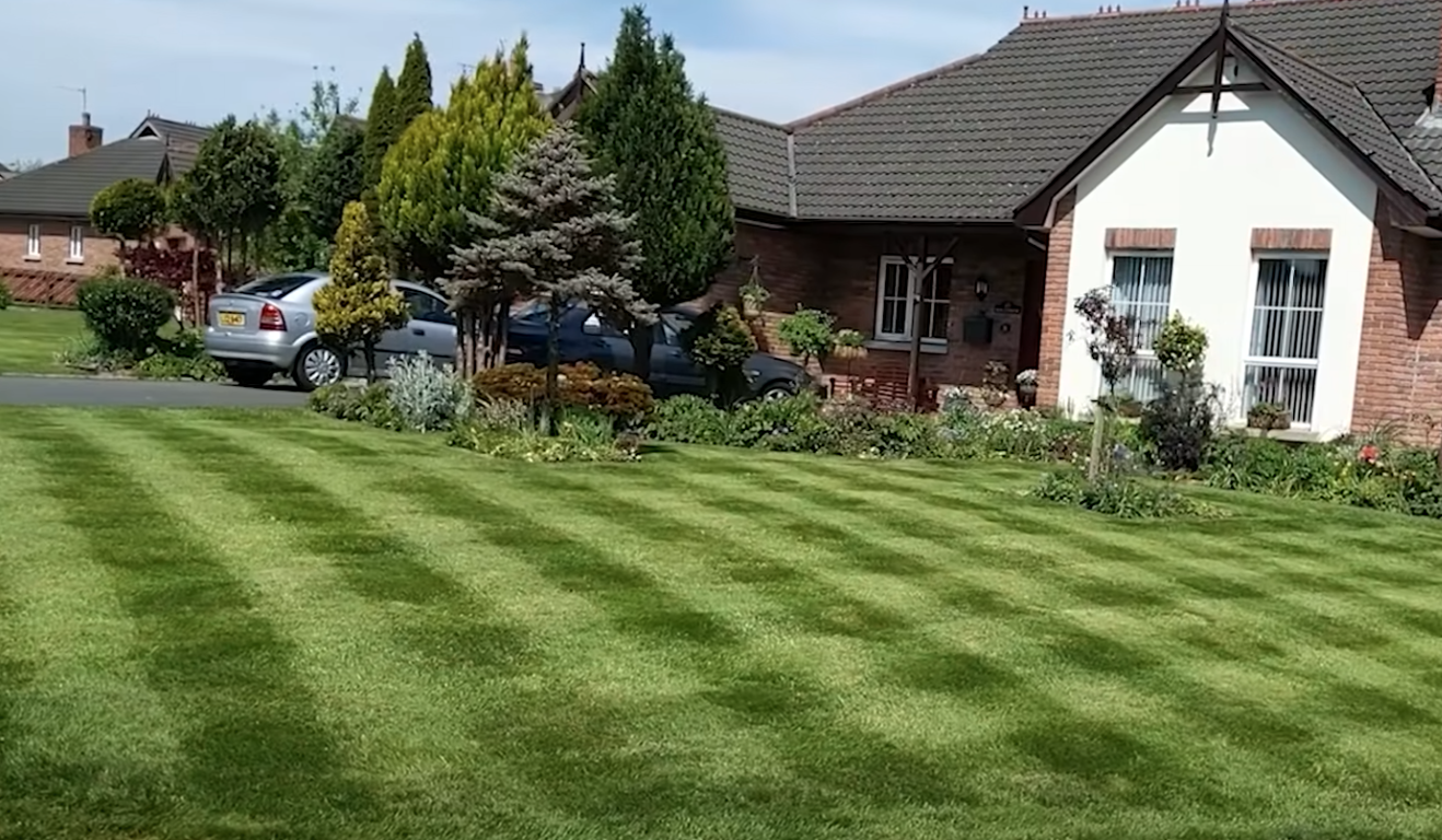 Cedar Rapids Iowa Lawn Care, Mowing